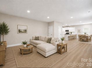 8908 Sawyer Run Ct, Charlotte, NC 28215
