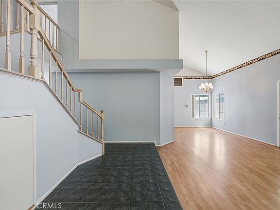 3rd image of 44501 Sandhurst Ln
