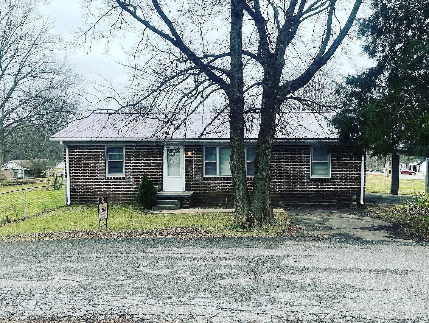 4 bed, 1215 sqft, $1,045 — Photo 1