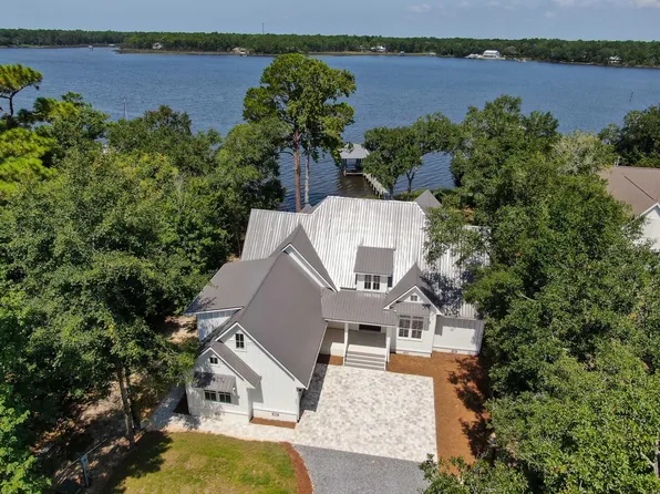 1376 Lagrange Rd, Freeport, FL 32439