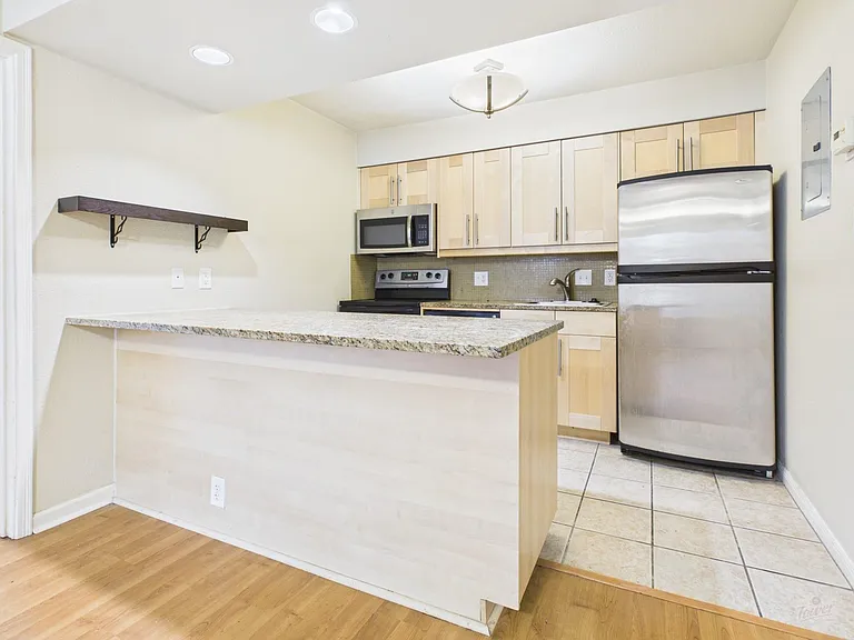 7685 Northcross Dr #208 — Photo 11