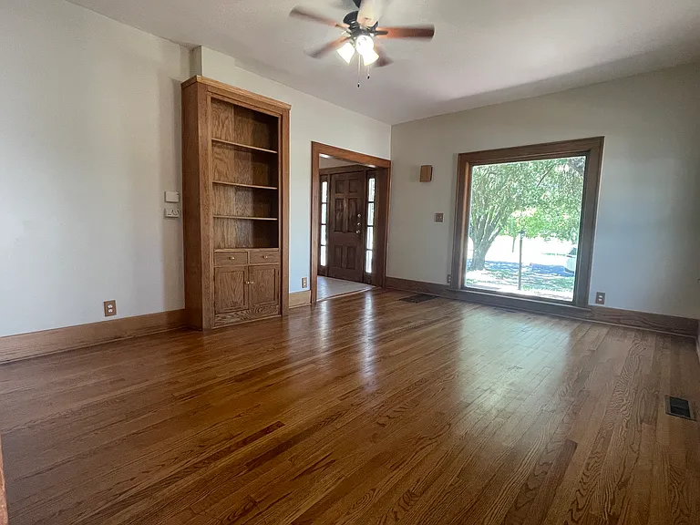 1042 N Amidon Ave — Photo 16
