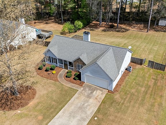 2nd image of 716 Manor Ridge Dr
