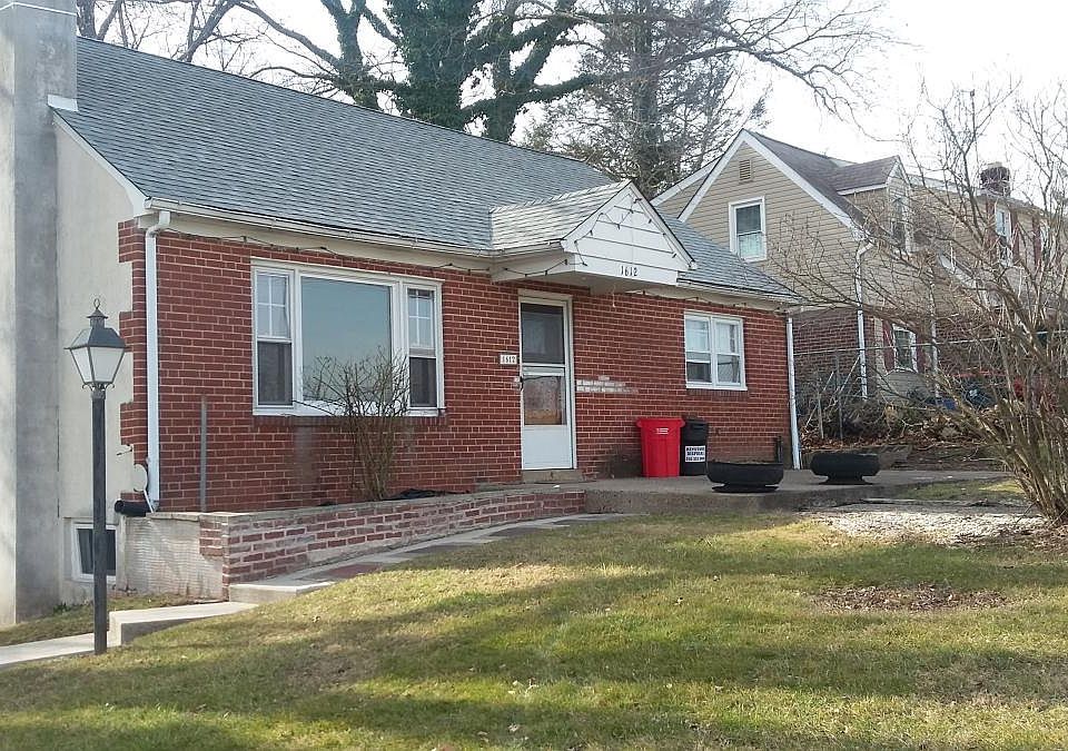 Front of house, new roof!