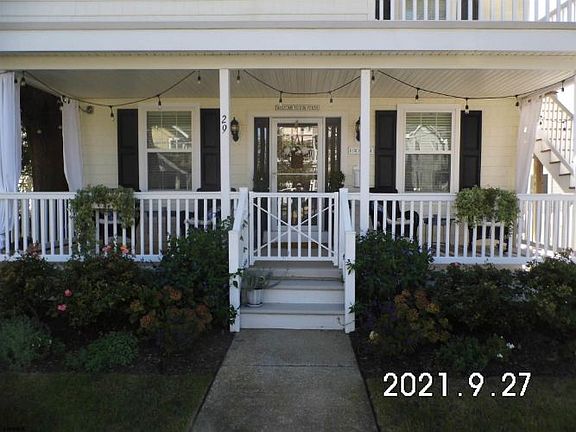 3rd image of 29 Wesley Ave #1