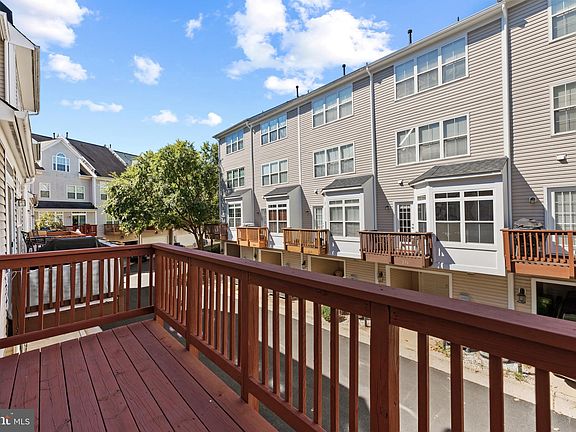 5th image of 233 Medlock Ln