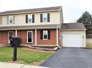 932 Orchard St, Akron, PA 17501