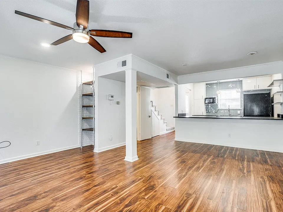 4208 Bowser Ave #I