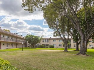 700 Lori Dr APT 207, Palm Springs, FL 33461