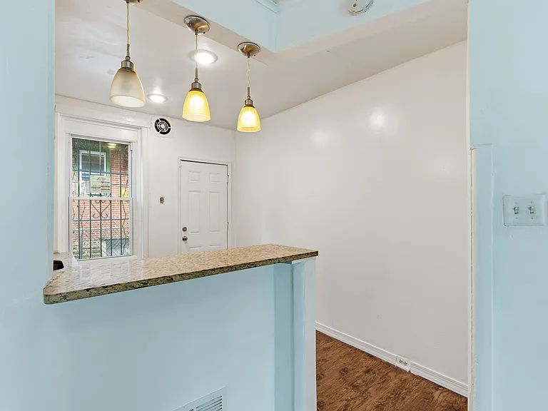 4120 N Darien St — Photo 7