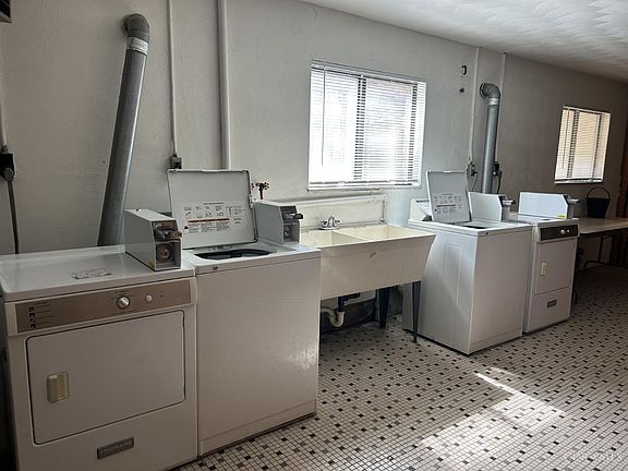 5th image of 6211 Cheviot Rd