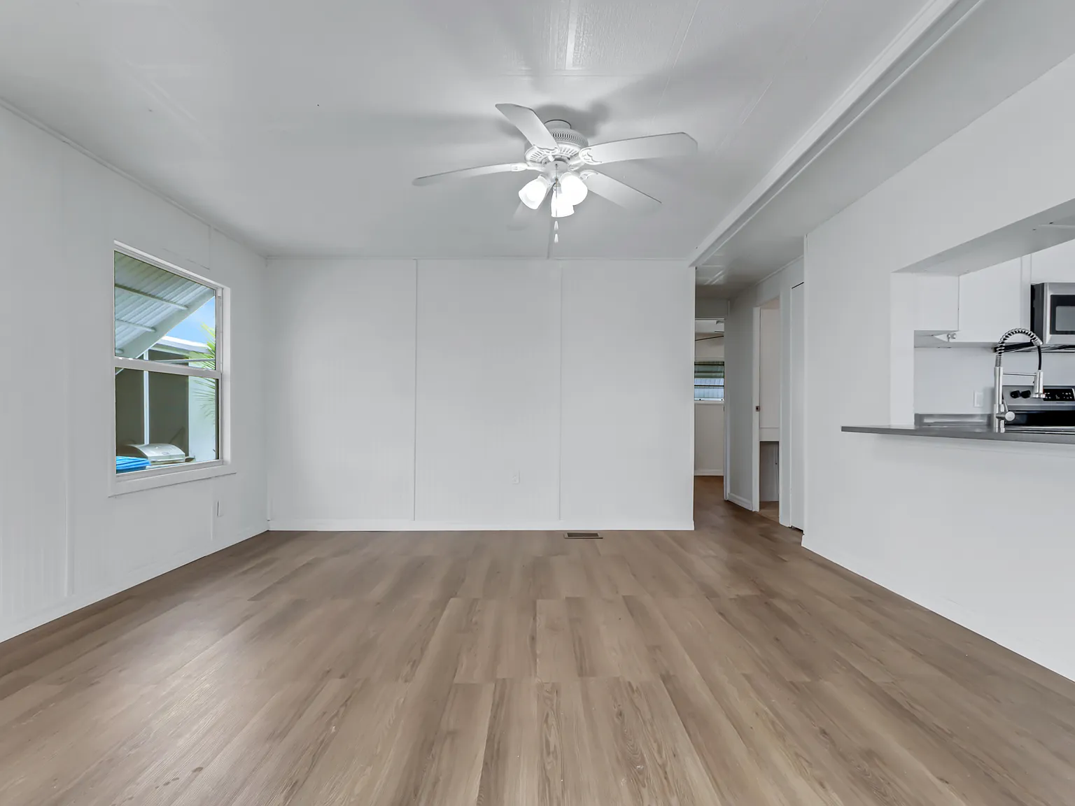 2 bed, 1.5 bath, 720 sqft, $1,425 — Photo 2