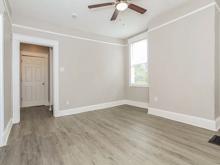 549226_020_living_room_13137152.jpg