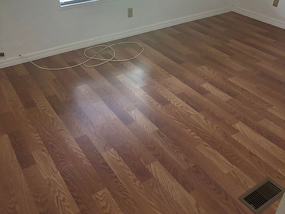 3rd image of 26282 Queen Mary Ln