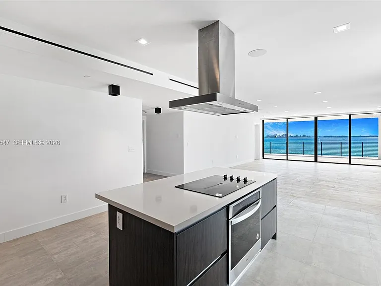 1930 Bay Drive Level Un #2 — Photo 3