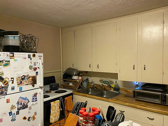 Kitchen sink and cabinets