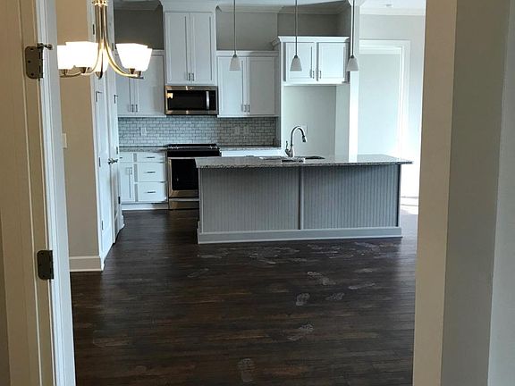 Internal Hallway Entrance to Dining Room to Front of Condo