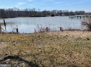 6817 S River Dr, Middle River, MD 21220