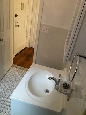 Rented by John Tsavalos LREB | media 3