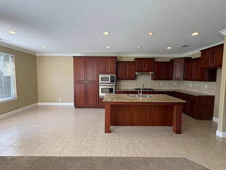 1105 N Perry Ave — Photo 21