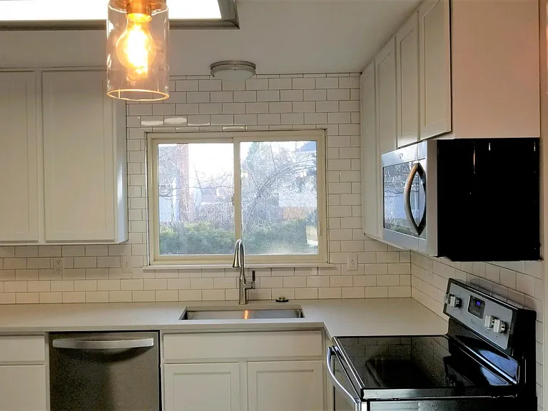 3162 Worthington Ave — Photo 3
