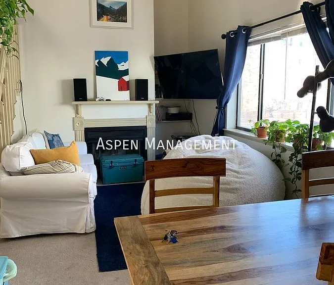 1811 22nd St #6 — Photo 2