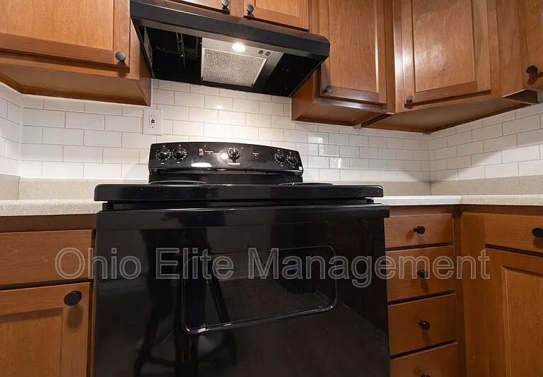 3090 Grasmere Ave — Photo 3
