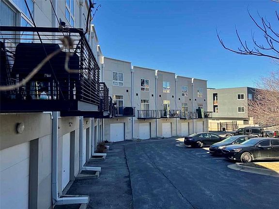 2nd image of 2923 Gillham Rd Unit 2