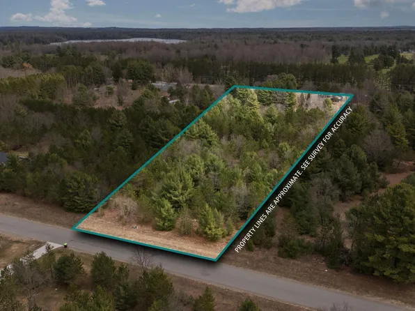 2 Old Cabin Dr #2, Interlochen, MI 49643