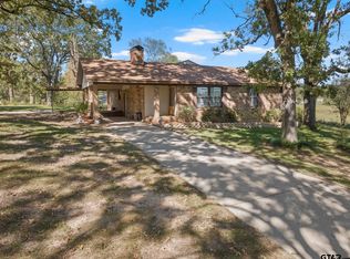 302 Smith St, Naples, TX 75568