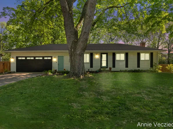 4696 Shank St NE, Rockford, MI 49341