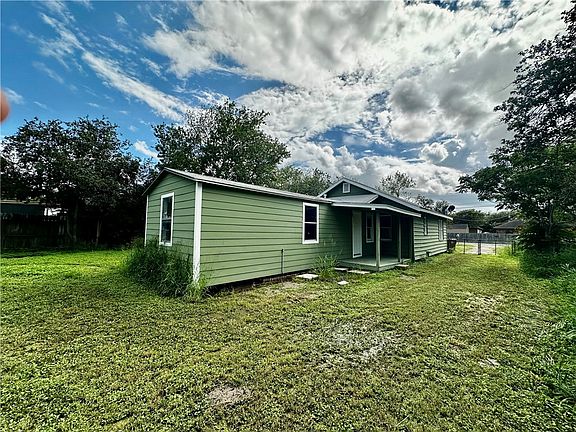 4th image of 2729 Robby St