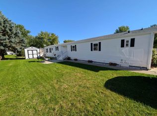 102 Red Haw Ct, Freeport, IL 61032