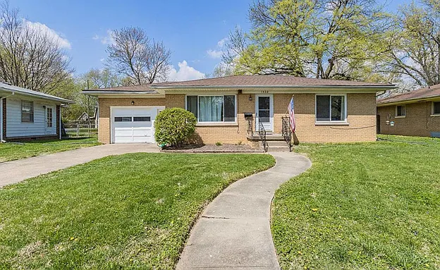 1422 Brookside Dr
