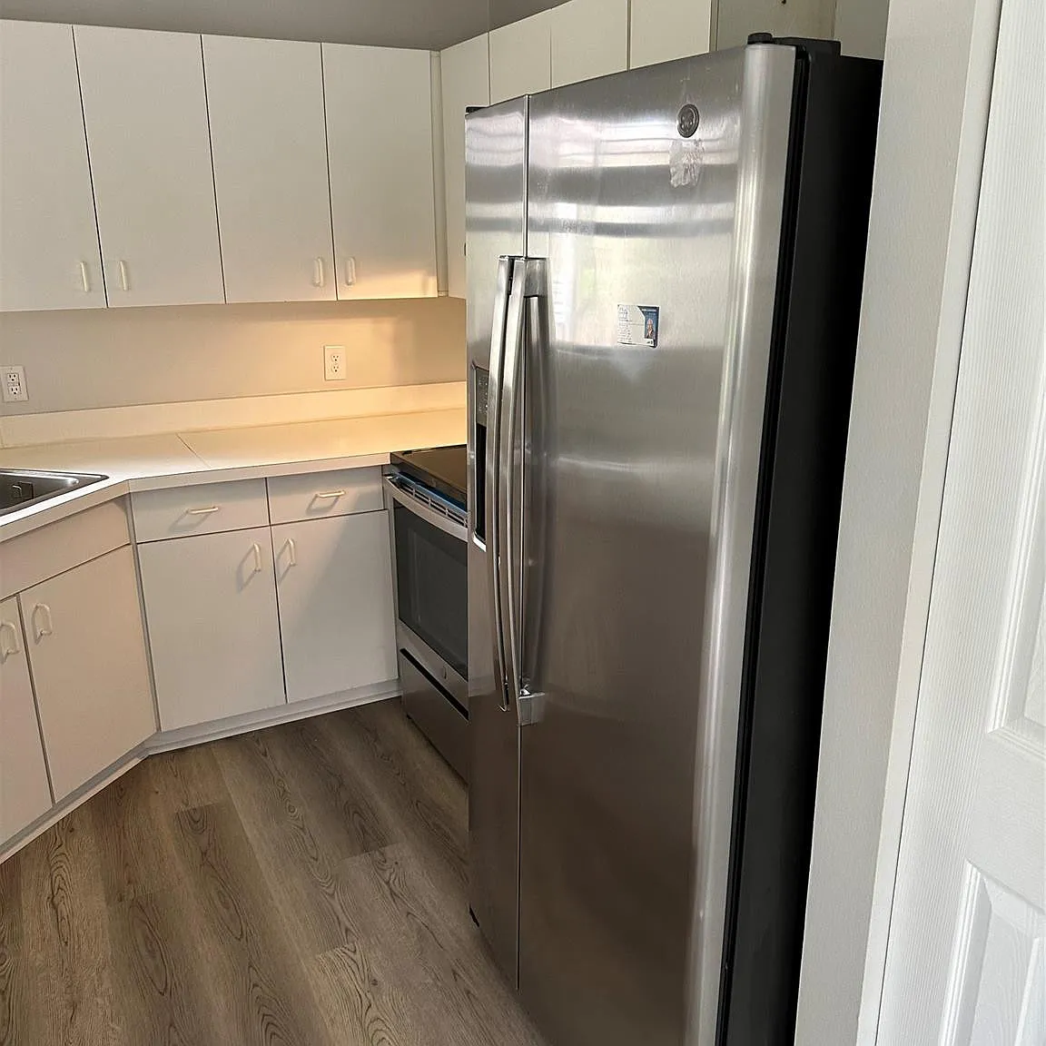 2 bed, 2.0 bath, 1005 sqft, $1,700 — Photo 2