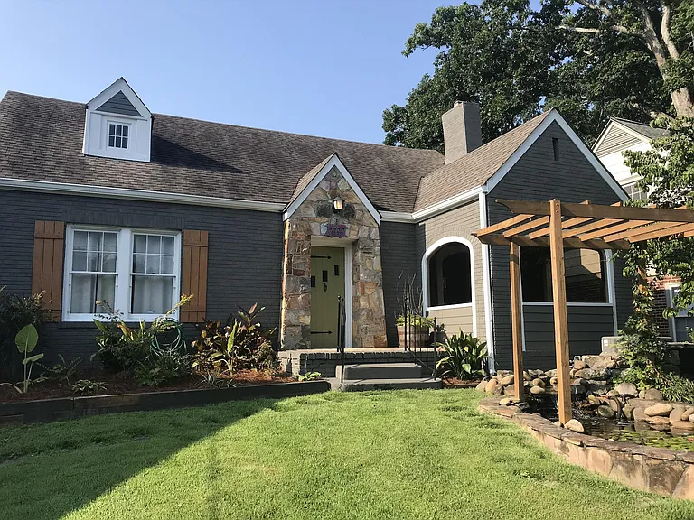 1093 Berne St SE — Photo 2
