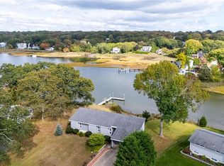 20 Radial Dr, South Kingstown, RI 02879