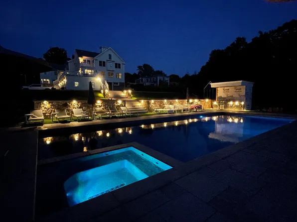 (undisclosed Address), Sharon, MA 02067