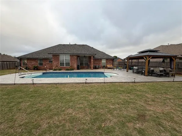 1405 Continental Way, Mustang, OK 73064