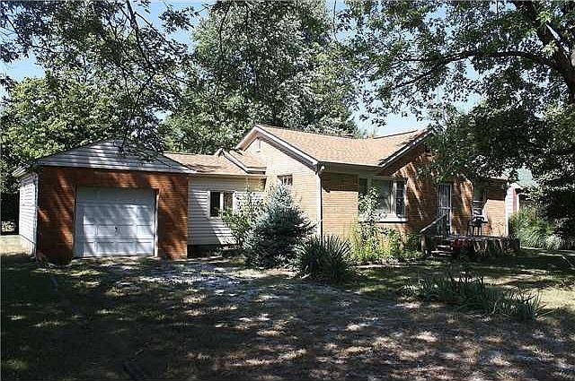 1st image of 48 S Brentwood Ave
