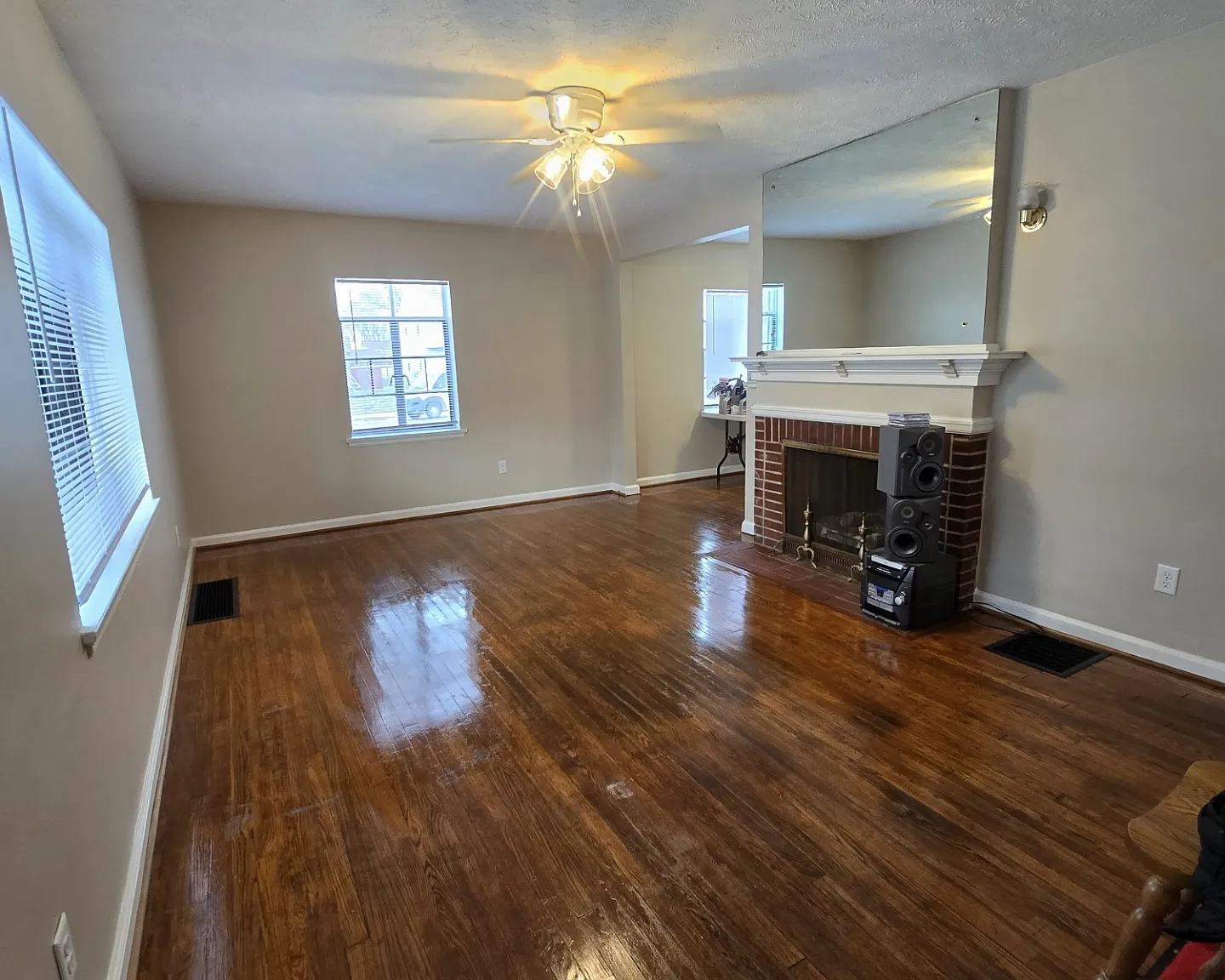 44 Miller Ave — Photo 2