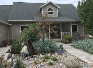 7067 S Albany Point Rd, Presque Isle, MI 49777