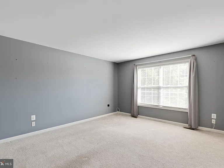 237 Jefferson Ave — Photo 16
