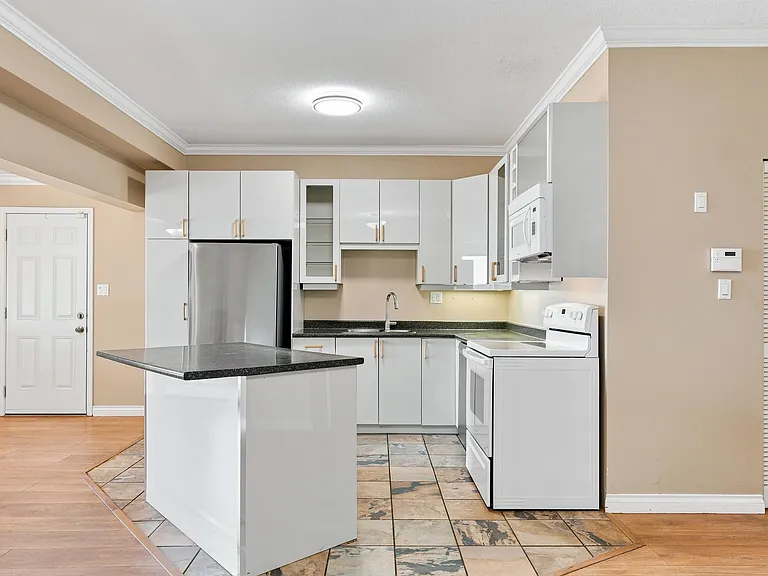 2426 Westhill Ct #LOWER — Photo 14