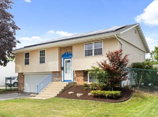 340 Eaton Ave, Romeoville, IL 60446