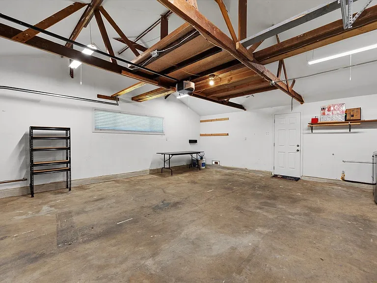 2464 Aram Ave — Photo 27