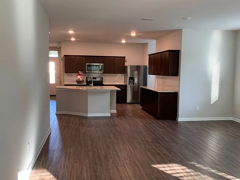 7601 Trailview Dr — Photo 12