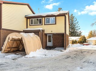 2960 Penny Dr #2, Ottawa, ON K2B 6H5