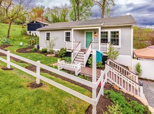 2282 Meadows Dr, Morgantown, WV 26505