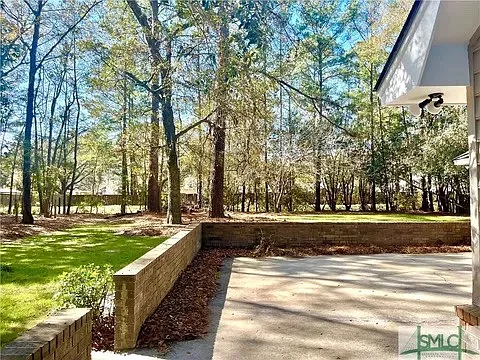 561 Davis Rd — Photo 16